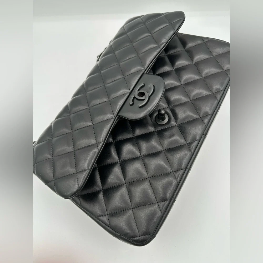 Chanel So Black Jumbo Lambskin - Picture 4 of 12
